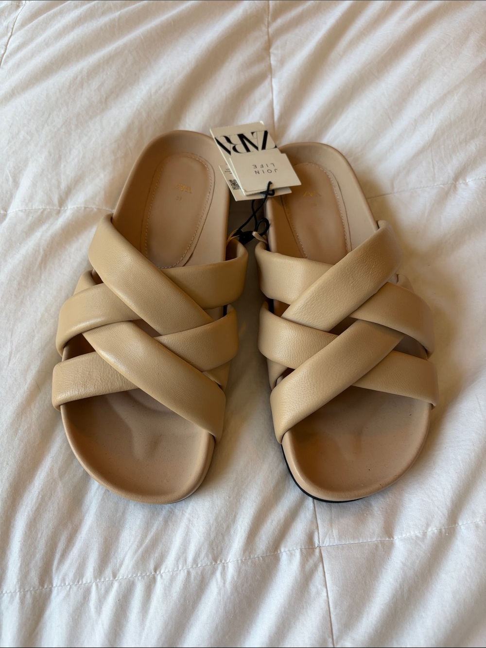 ✨ NEW ✨ ZARA Leather Sandals Slides